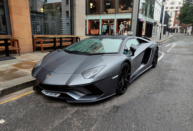 Lamborghini Aventador S LP740-4 Roadster