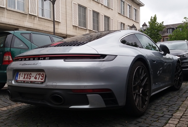 Porsche 992 Carrera 4S