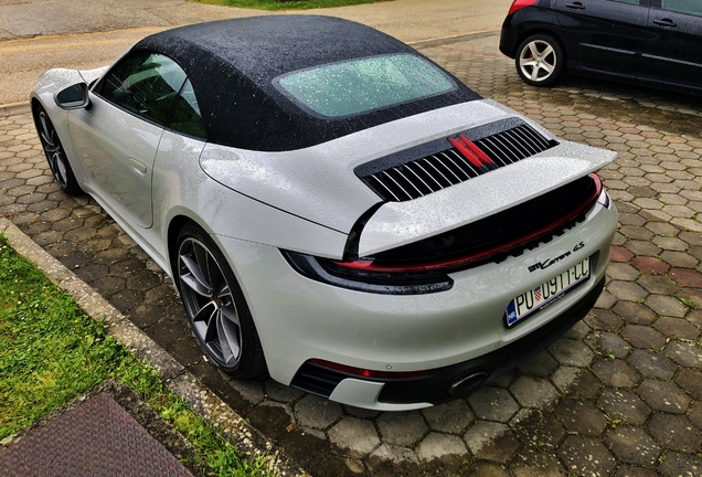 Porsche 992 Carrera 4S Cabriolet