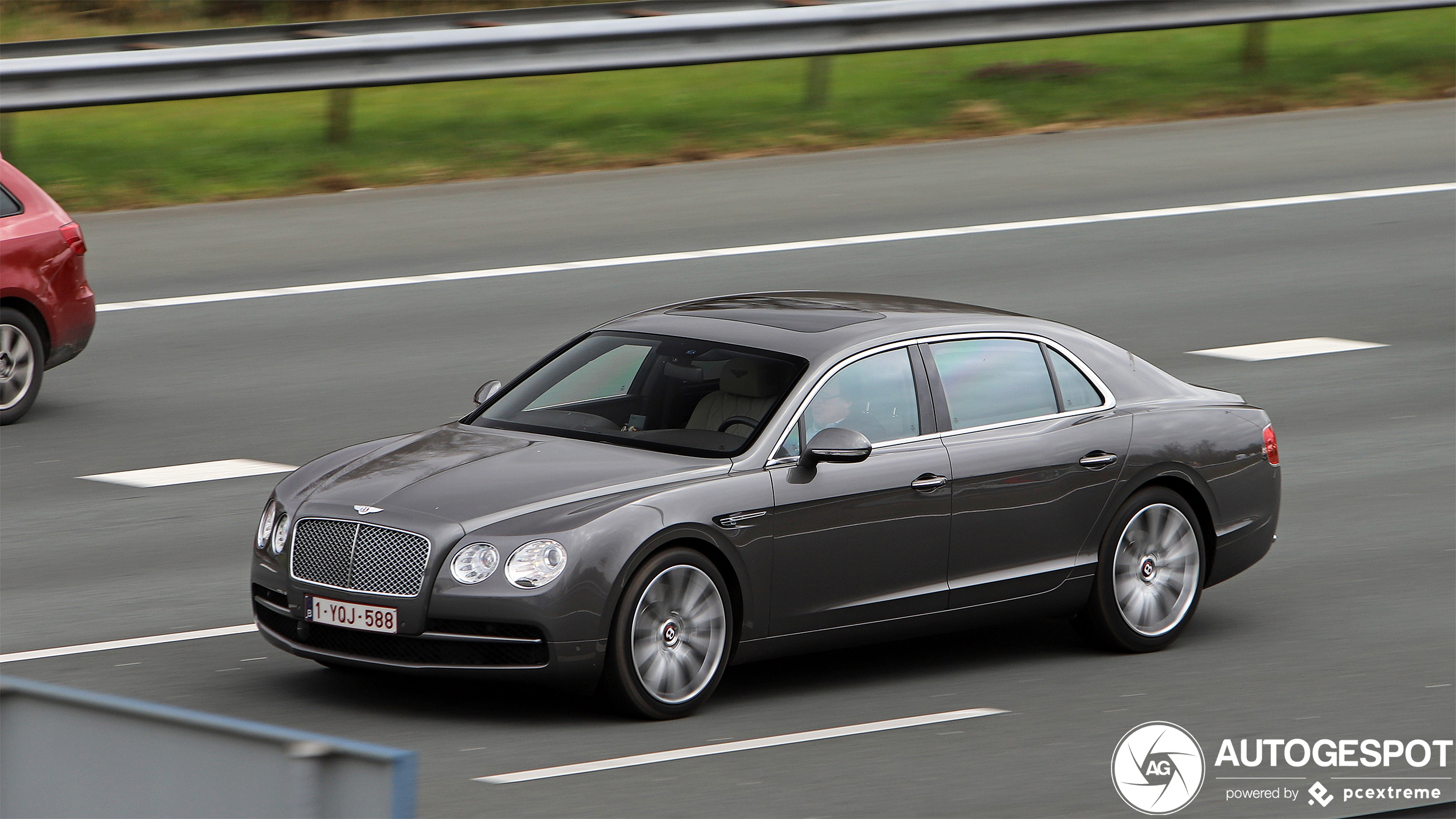 Bentley Flying Spur V8