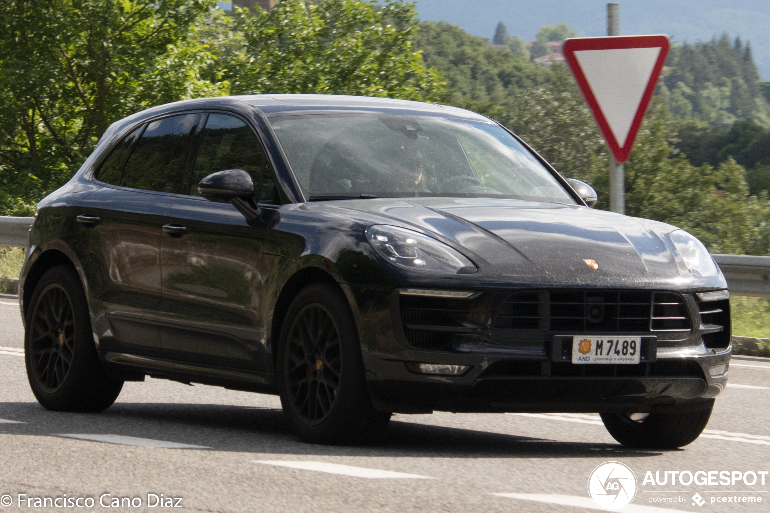 Porsche 95B Macan GTS