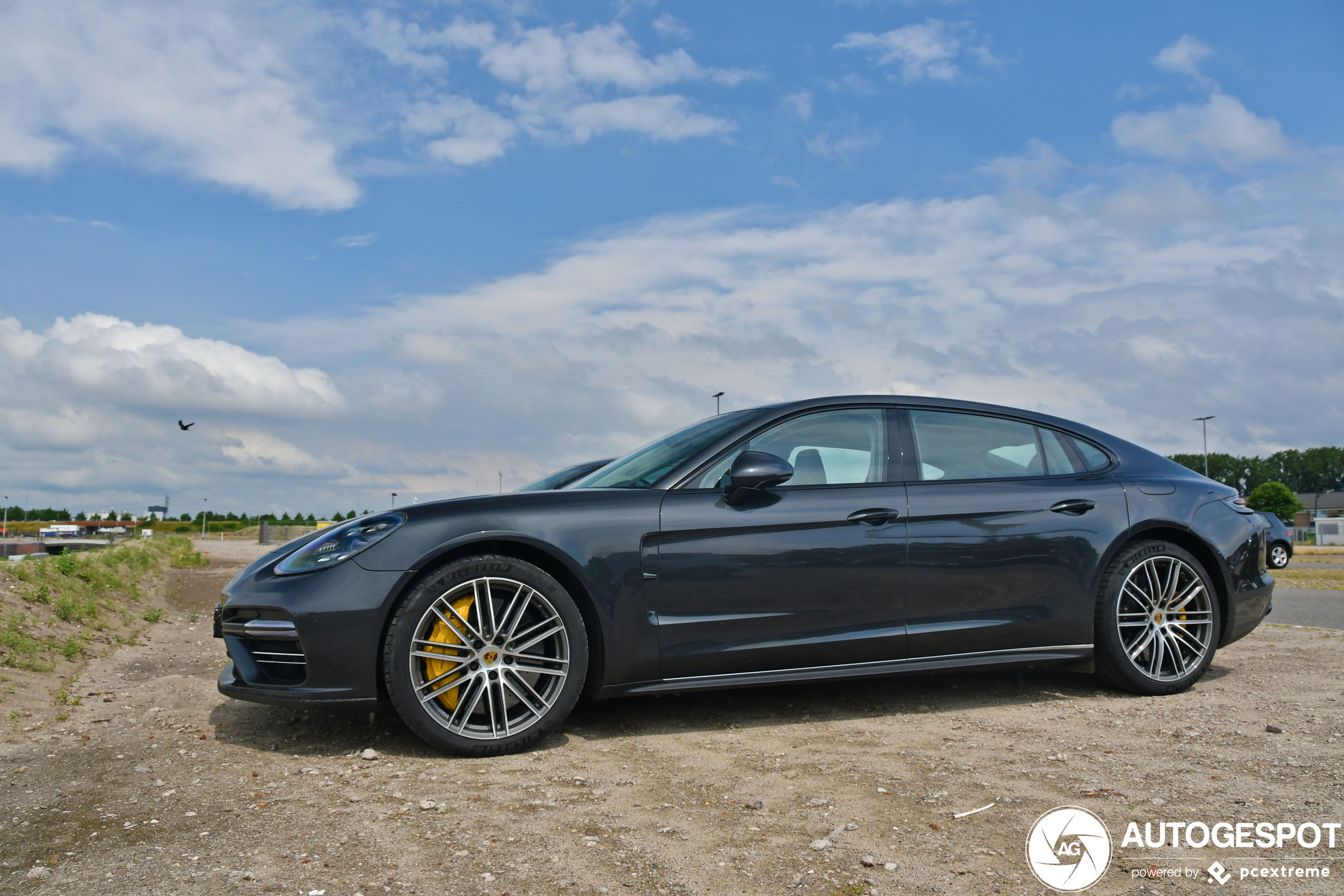 Porsche 971 Panamera Turbo S E-Hybrid Executive