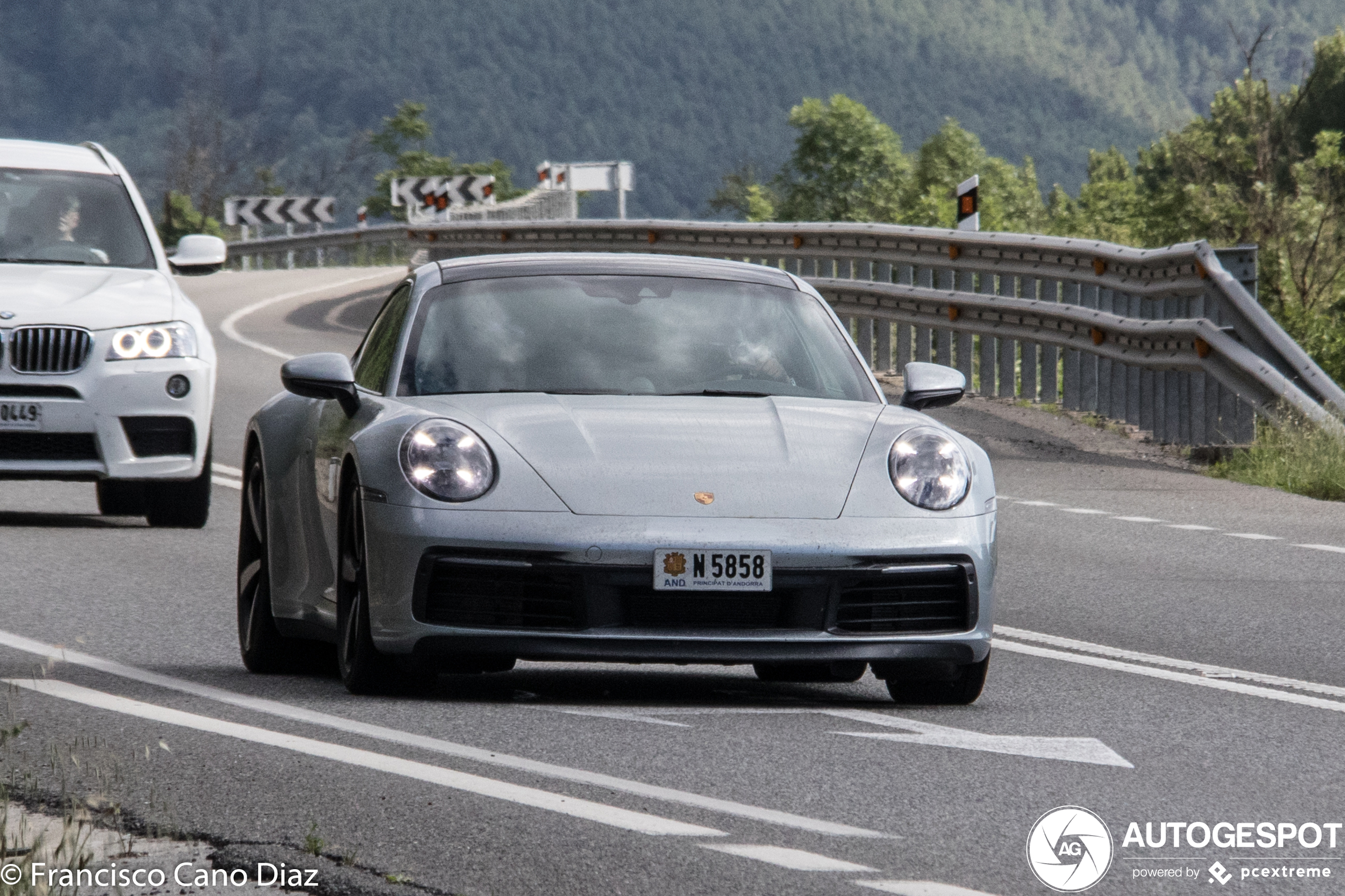 Porsche 992 Carrera 4S