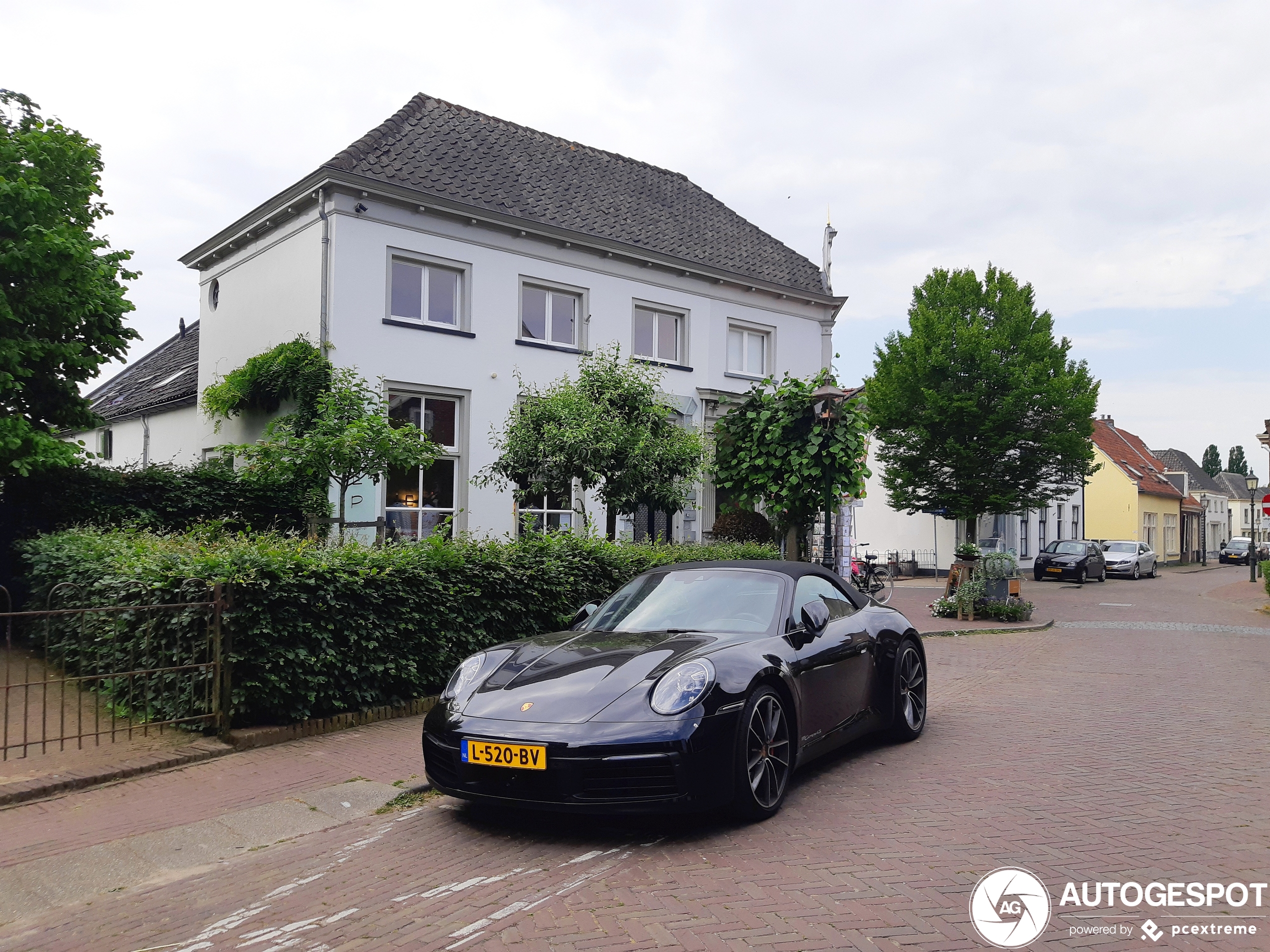 Porsche 992 Carrera 4S Cabriolet