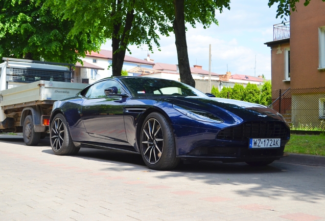 Aston Martin DB11 V8