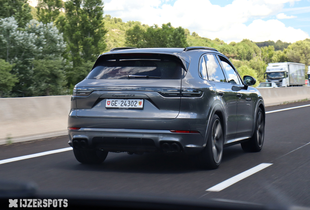 Porsche 9YA Cayenne GTS