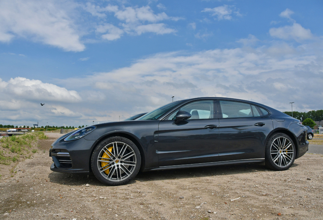 Porsche 971 Panamera Turbo S E-Hybrid Executive