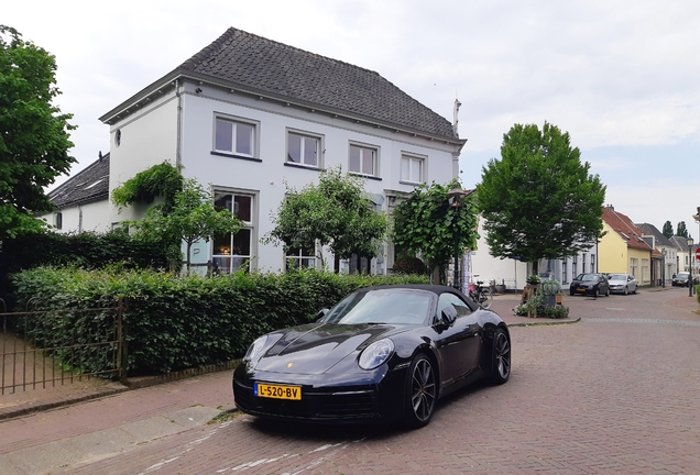 Porsche 992 Carrera 4S Cabriolet