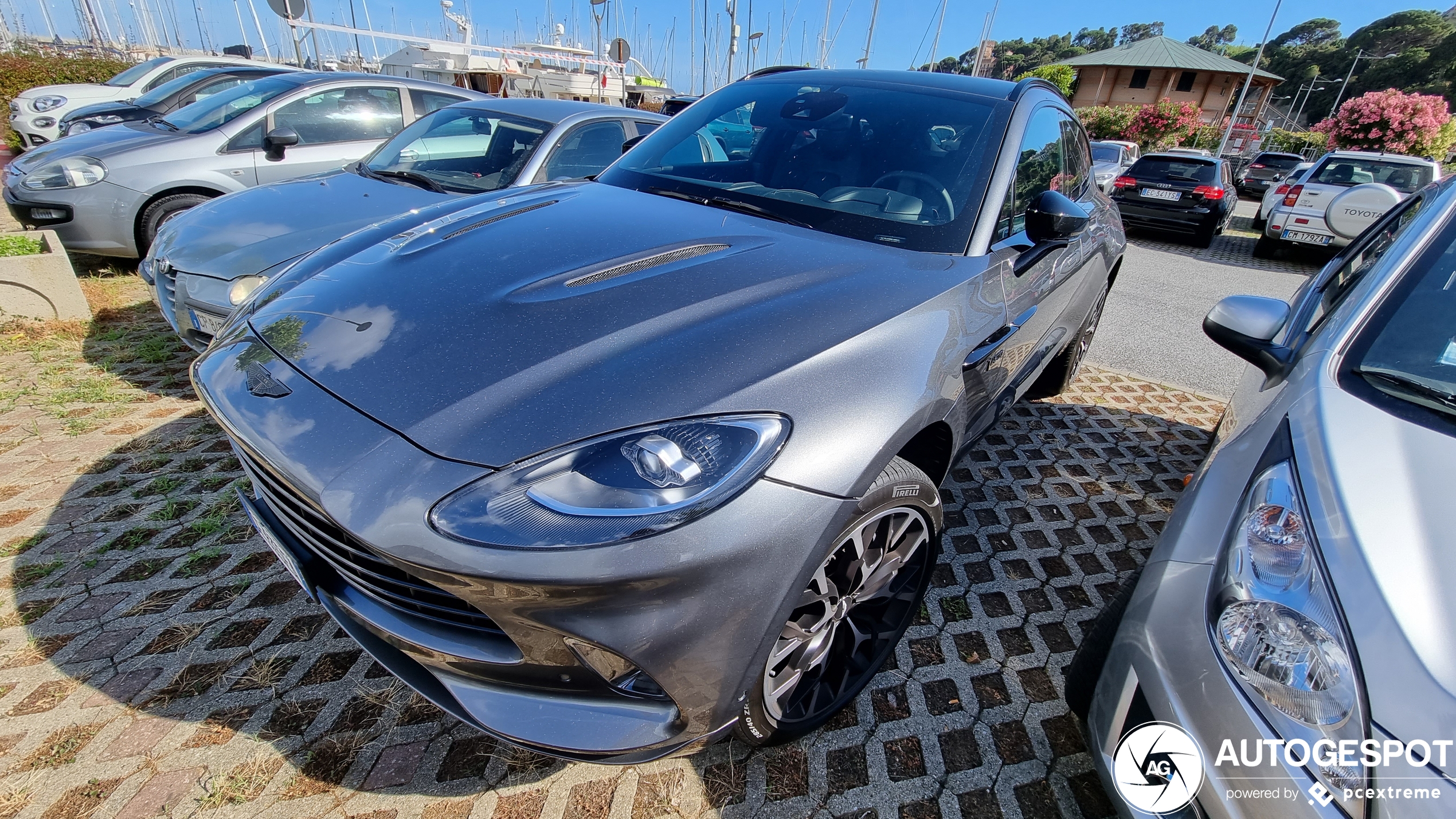 Aston Martin DBX