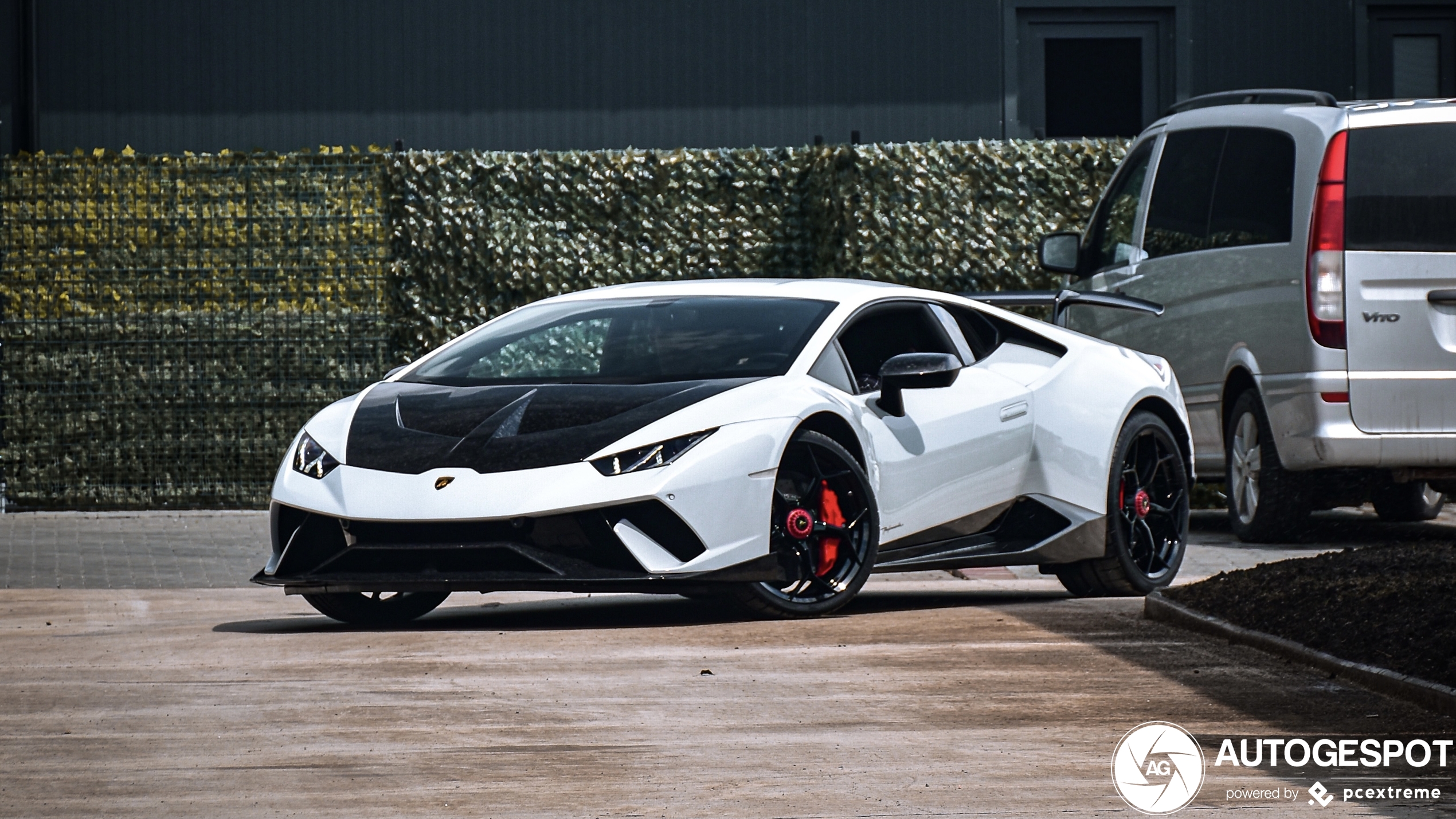 Lamborghini Huracán LP640-4 Performante