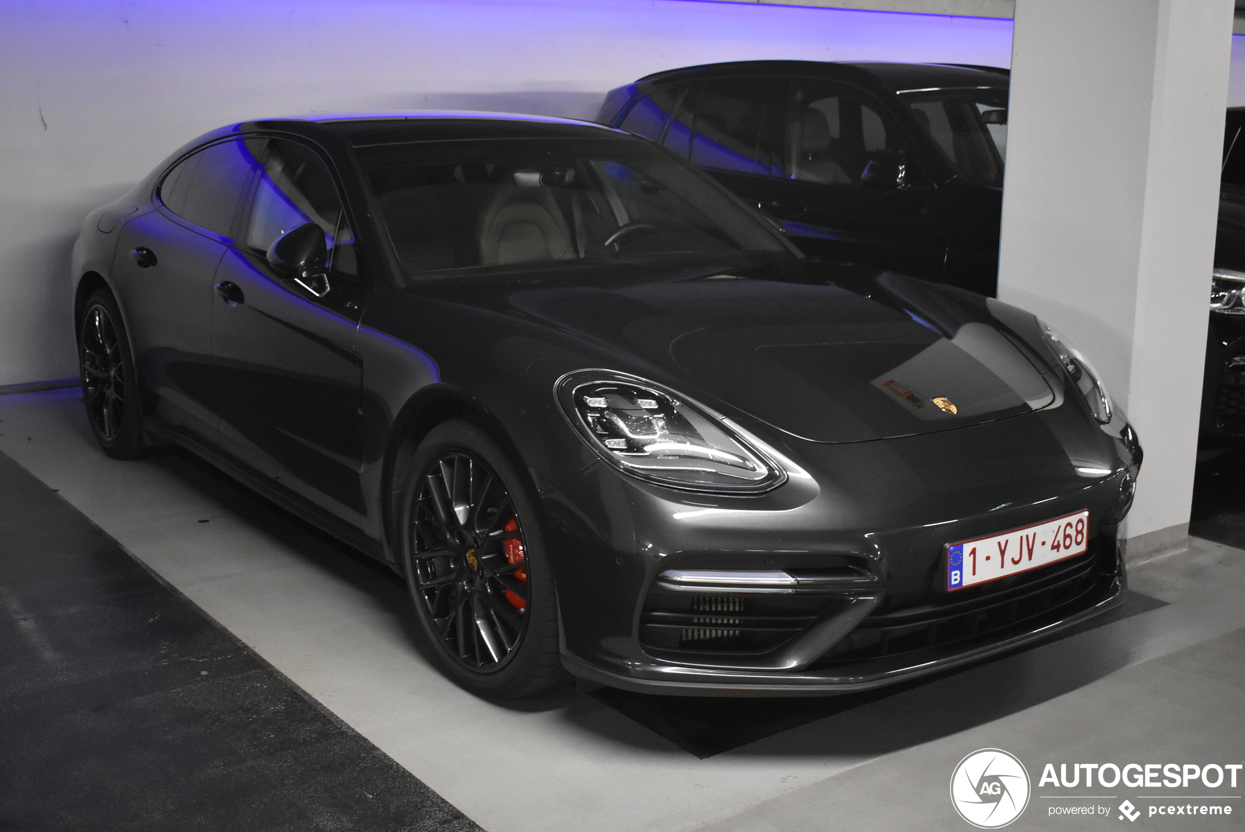 Porsche 971 Panamera Turbo