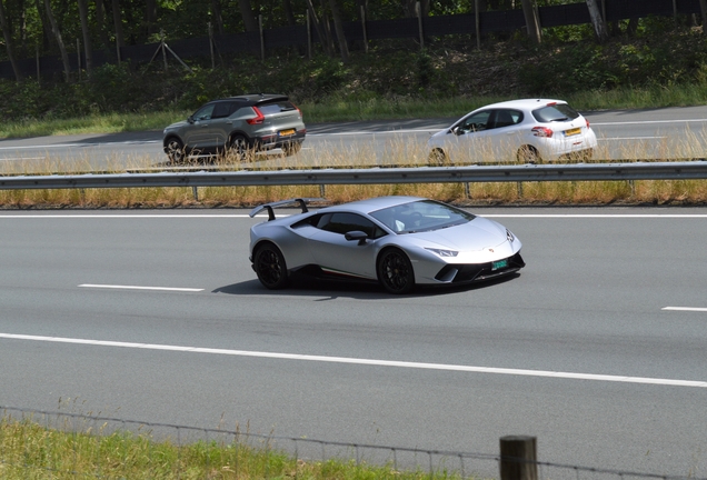 Lamborghini Huracán LP640-4 Performante