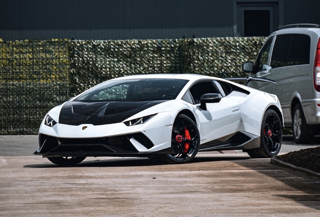 Lamborghini Huracán LP640-4 Performante