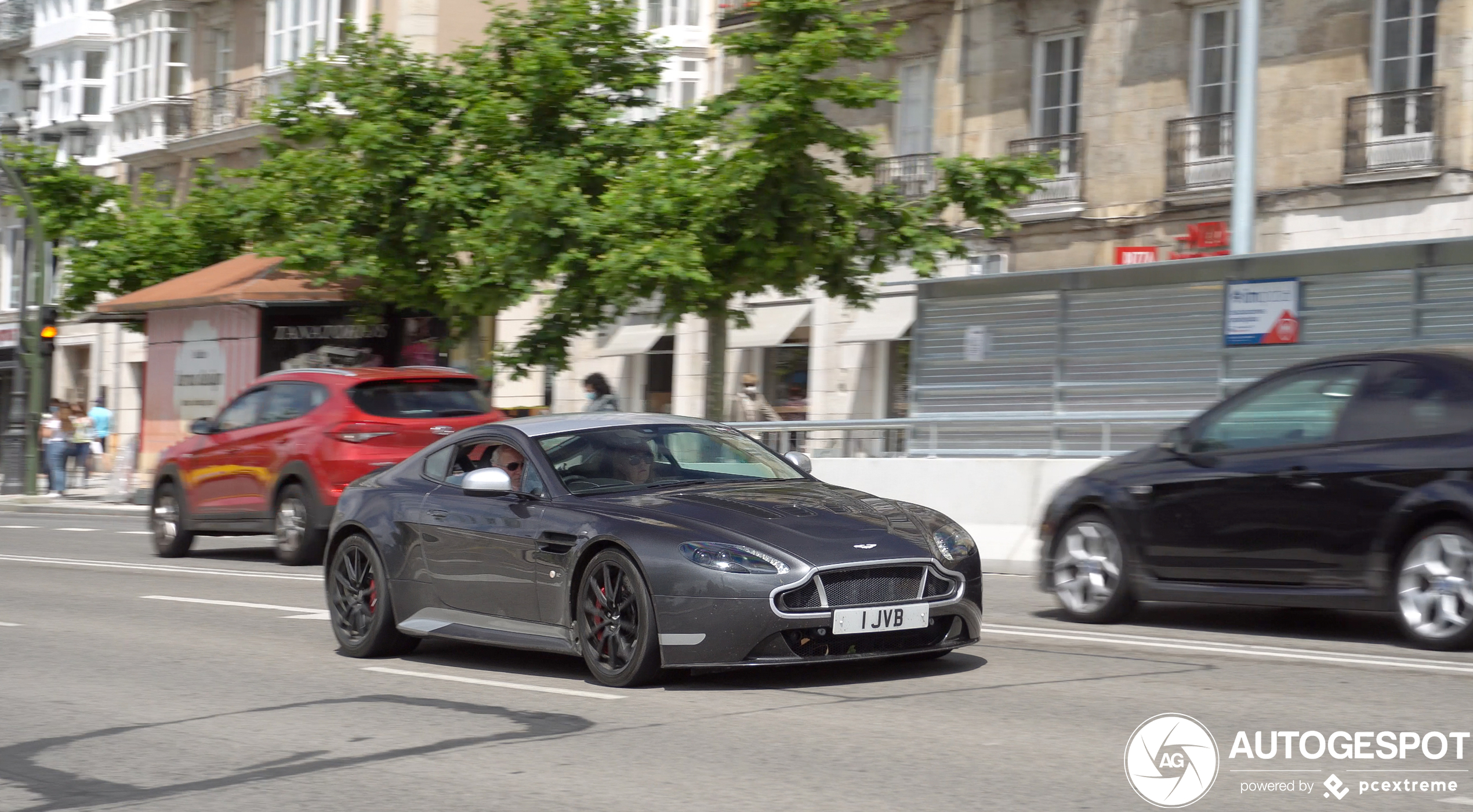 Aston Martin V12 Vantage S