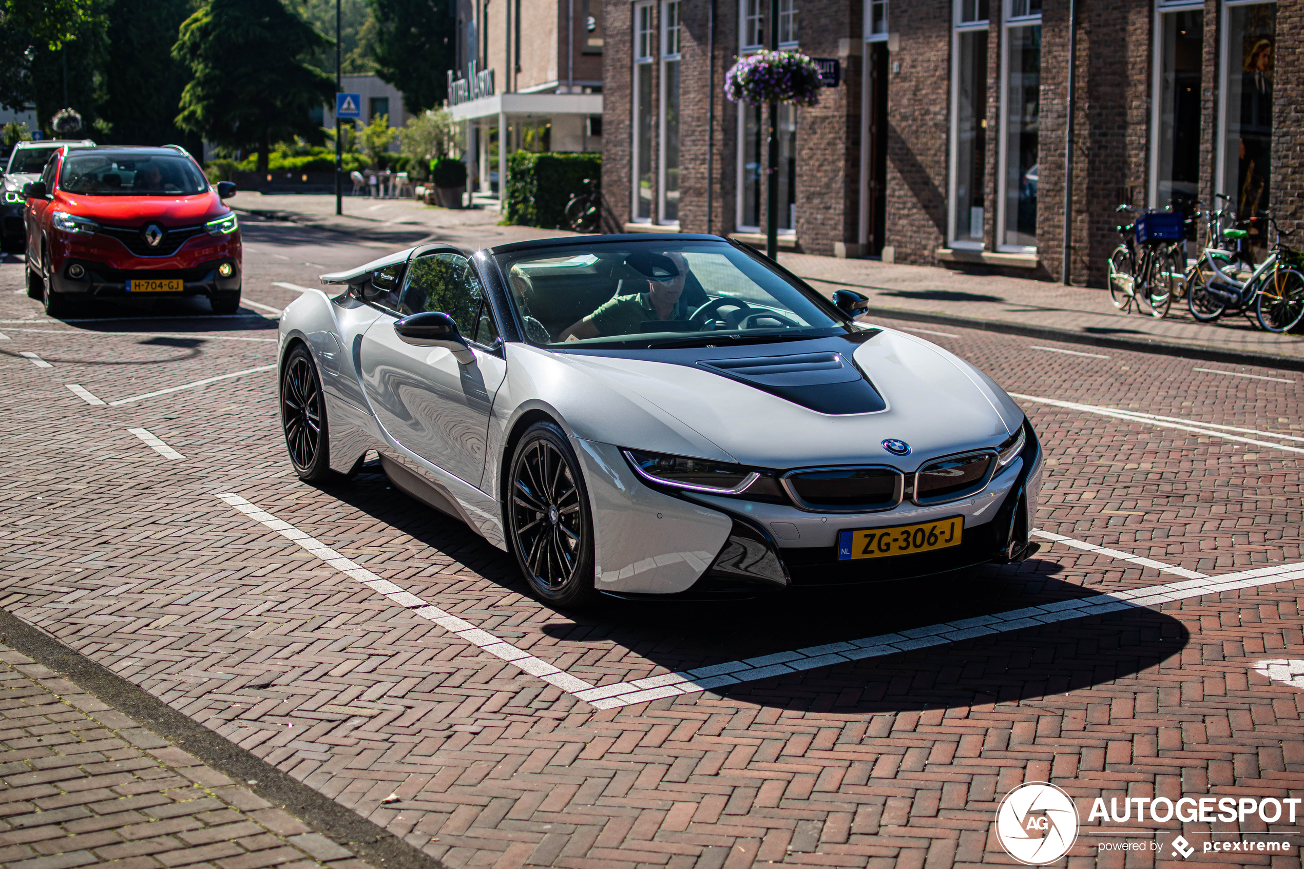 BMW i8 Roadster