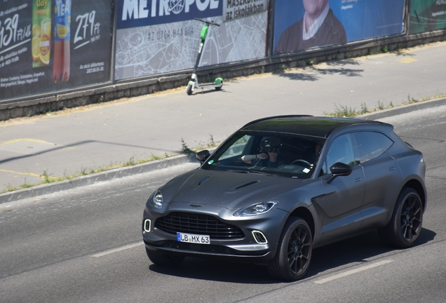 Aston Martin DBX