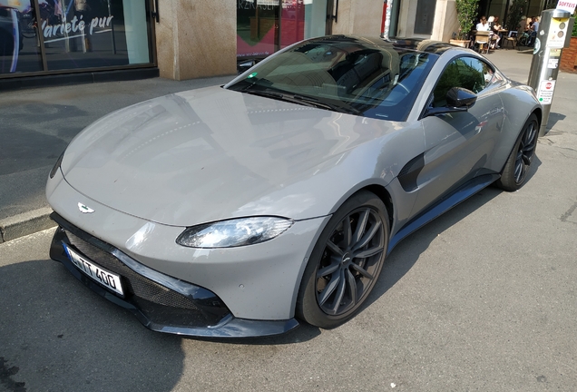 Aston Martin V8 Vantage 2018