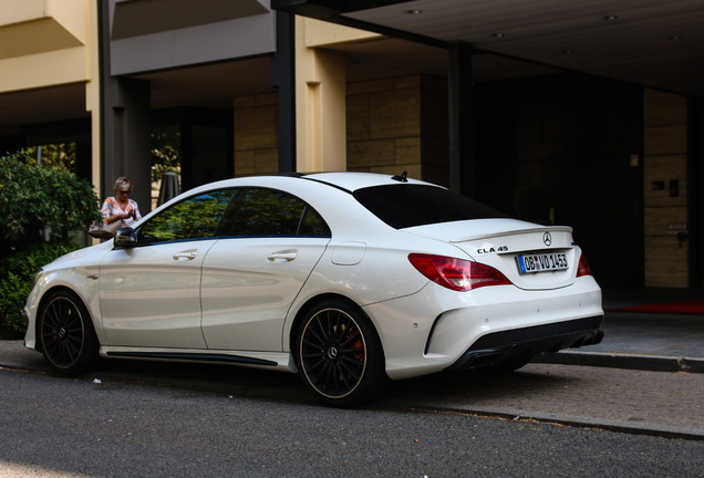 Mercedes-Benz CLA 45 AMG C117