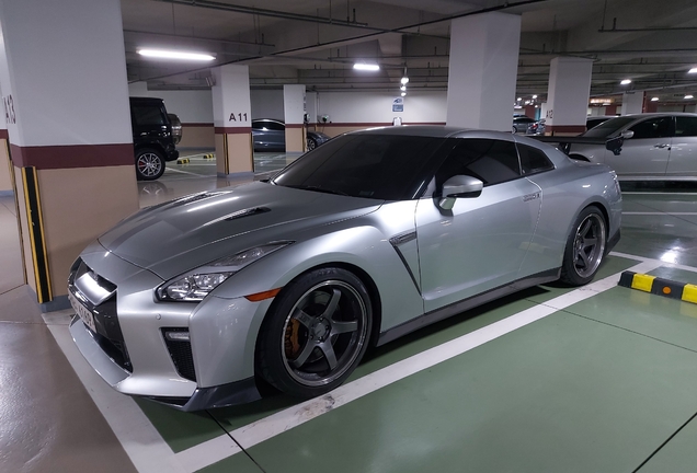 Nissan GT-R