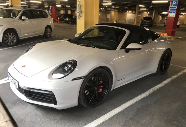 Porsche 992 Carrera 4S Cabriolet