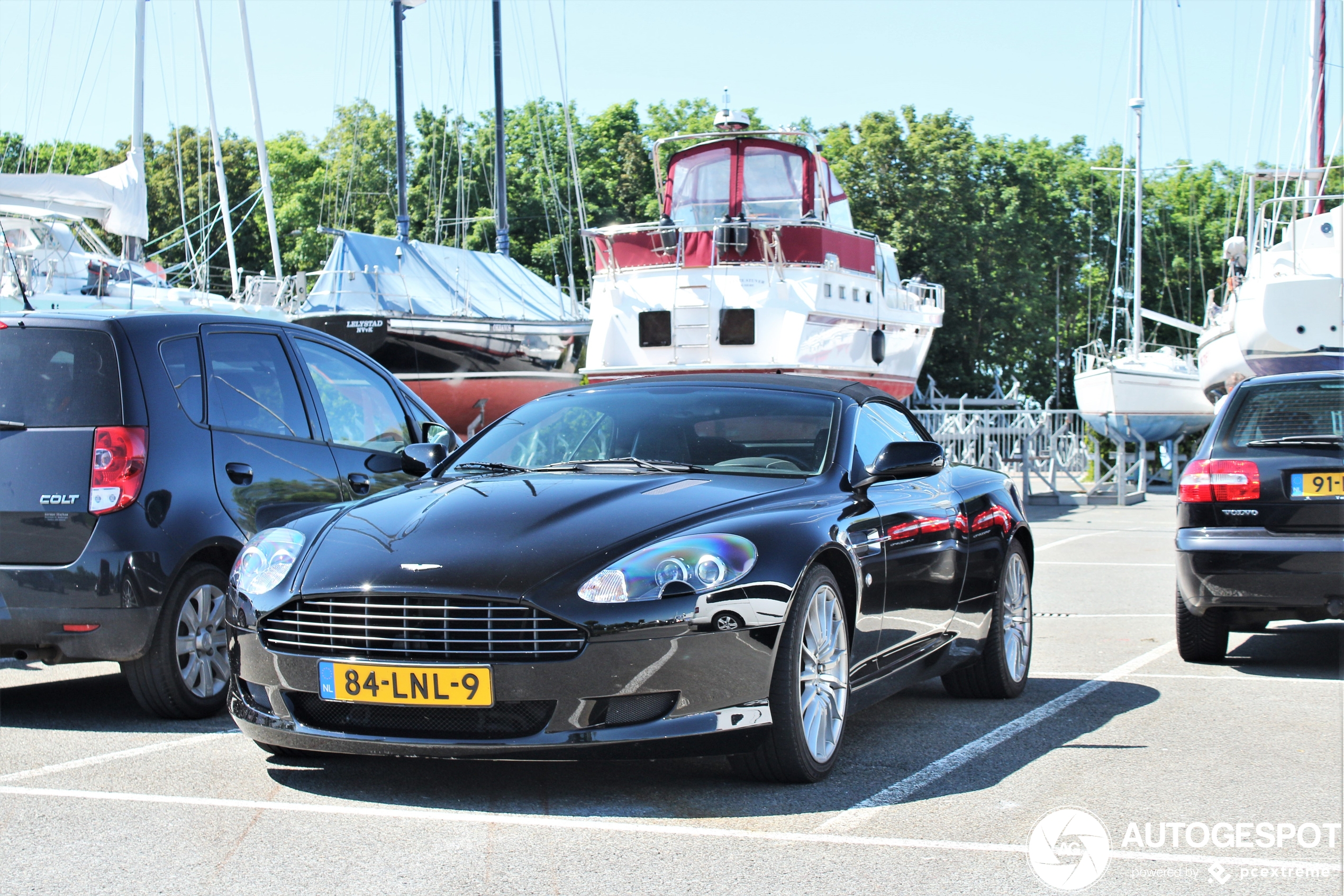 Aston Martin DB9 Volante