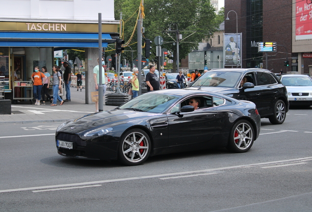 Aston Martin V8 Vantage