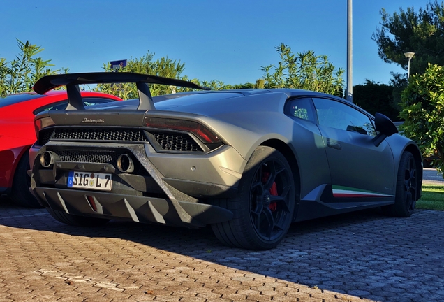 Lamborghini Huracán LP640-4 Performante