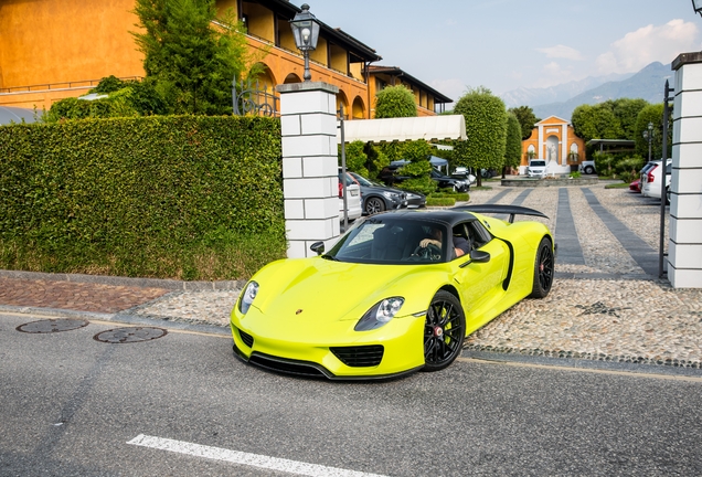 Porsche 918 Spyder Weissach Package