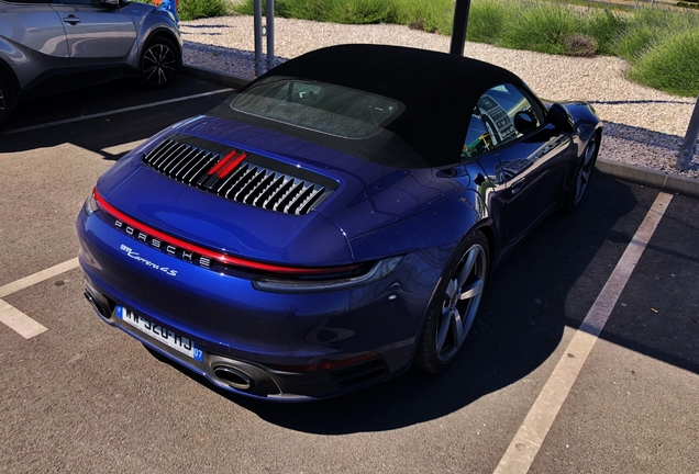 Porsche 992 Carrera 4S Cabriolet