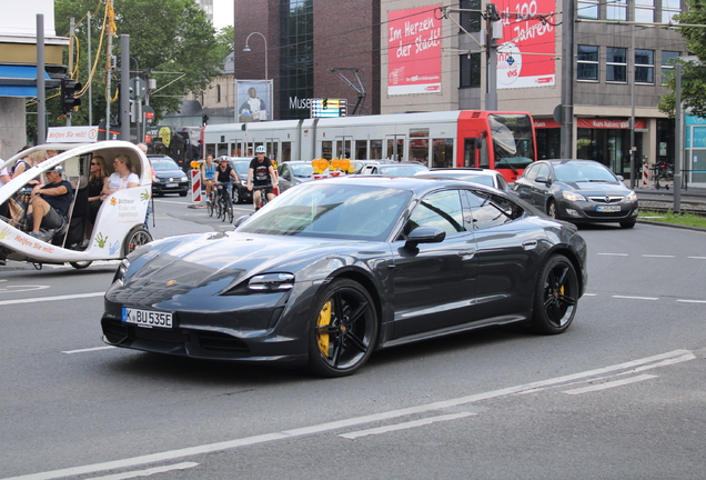 Porsche Taycan Turbo S