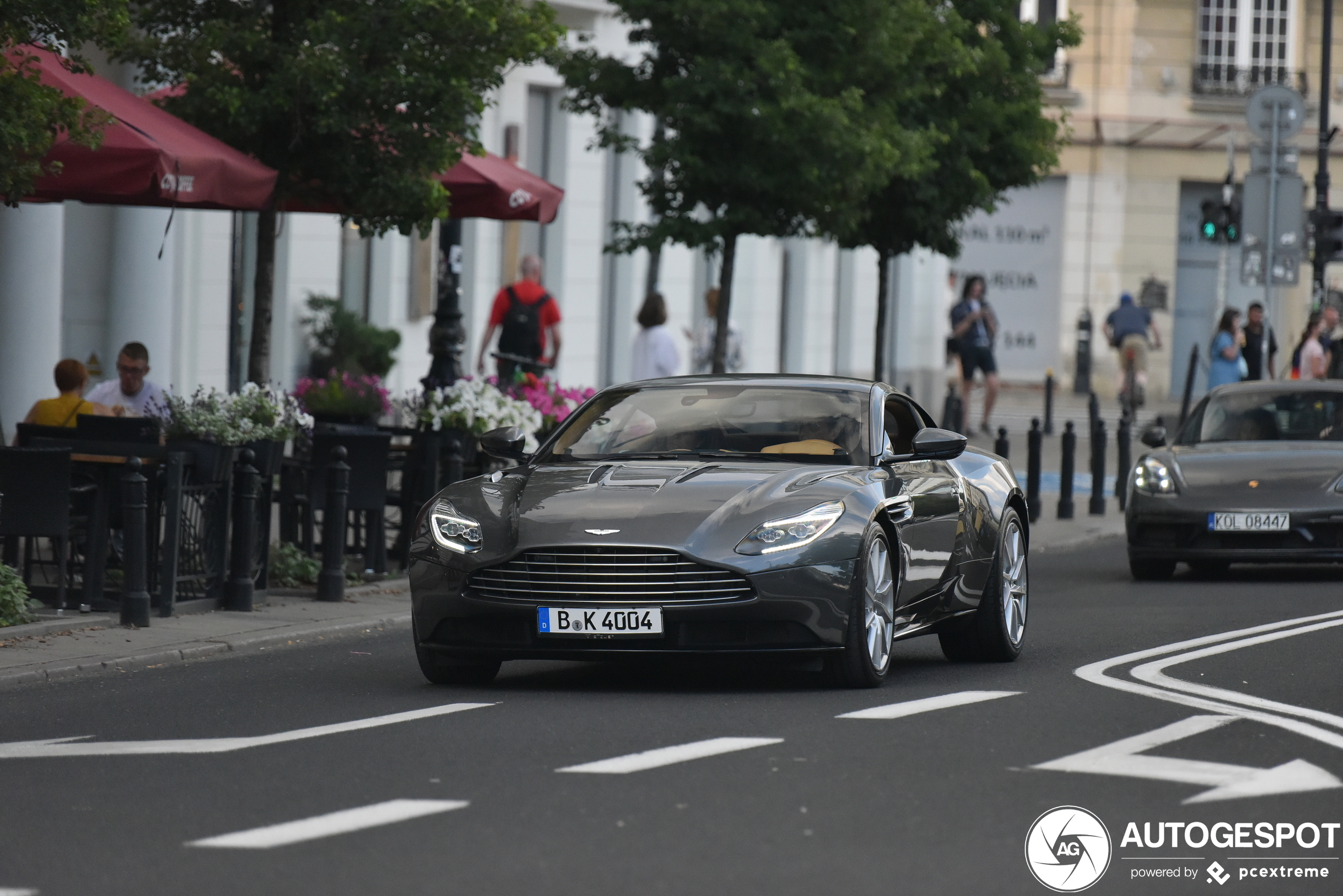 Aston Martin DB11