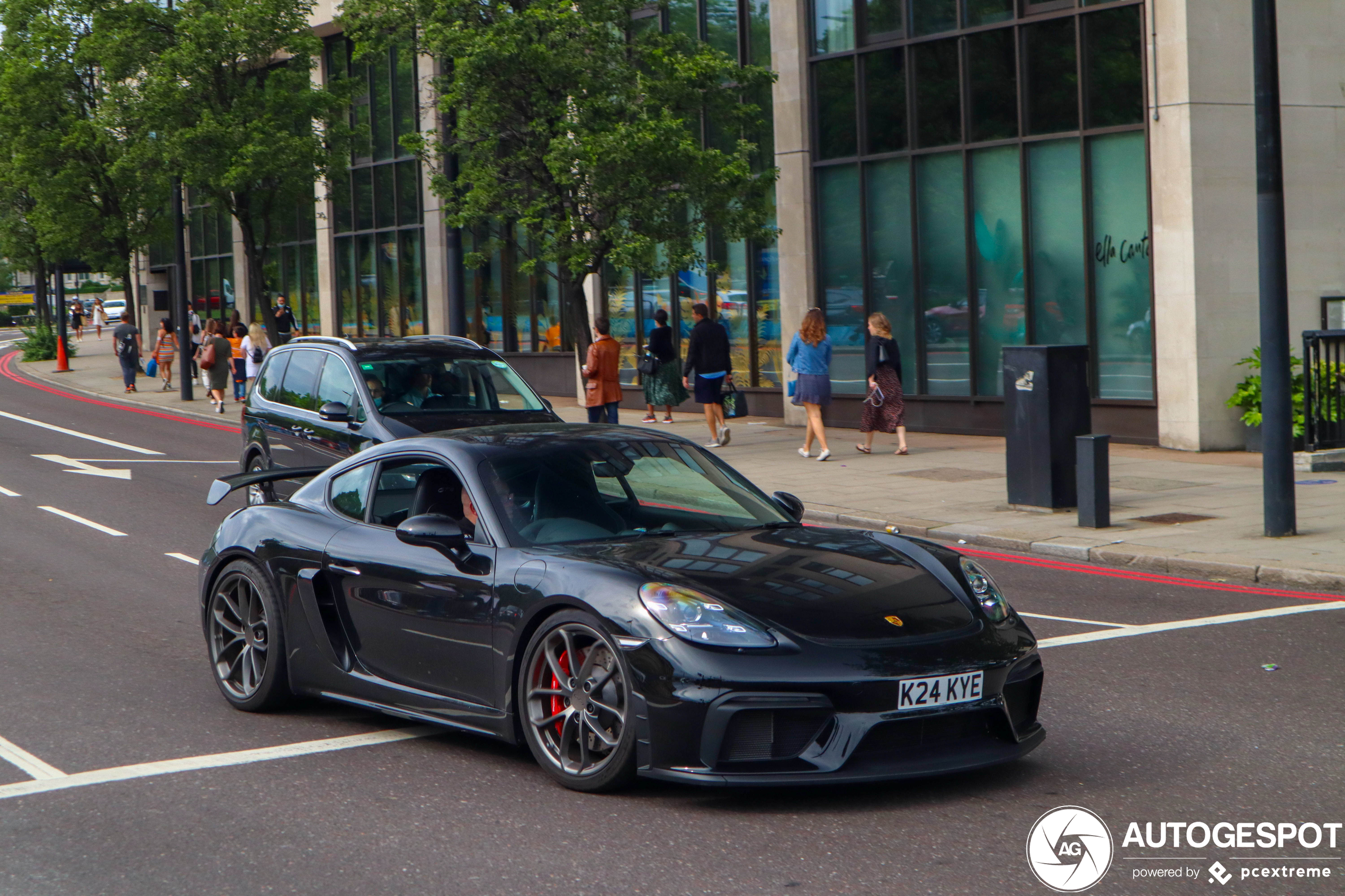 Porsche 718 Cayman GT4