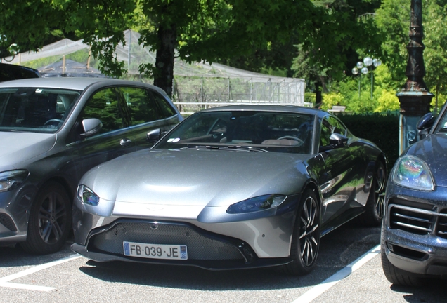 Aston Martin V8 Vantage 2018