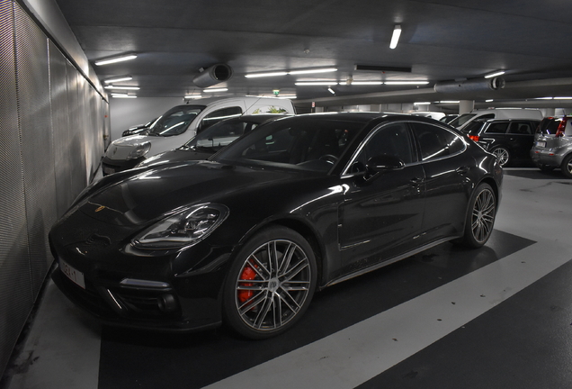 Porsche 971 Panamera Turbo