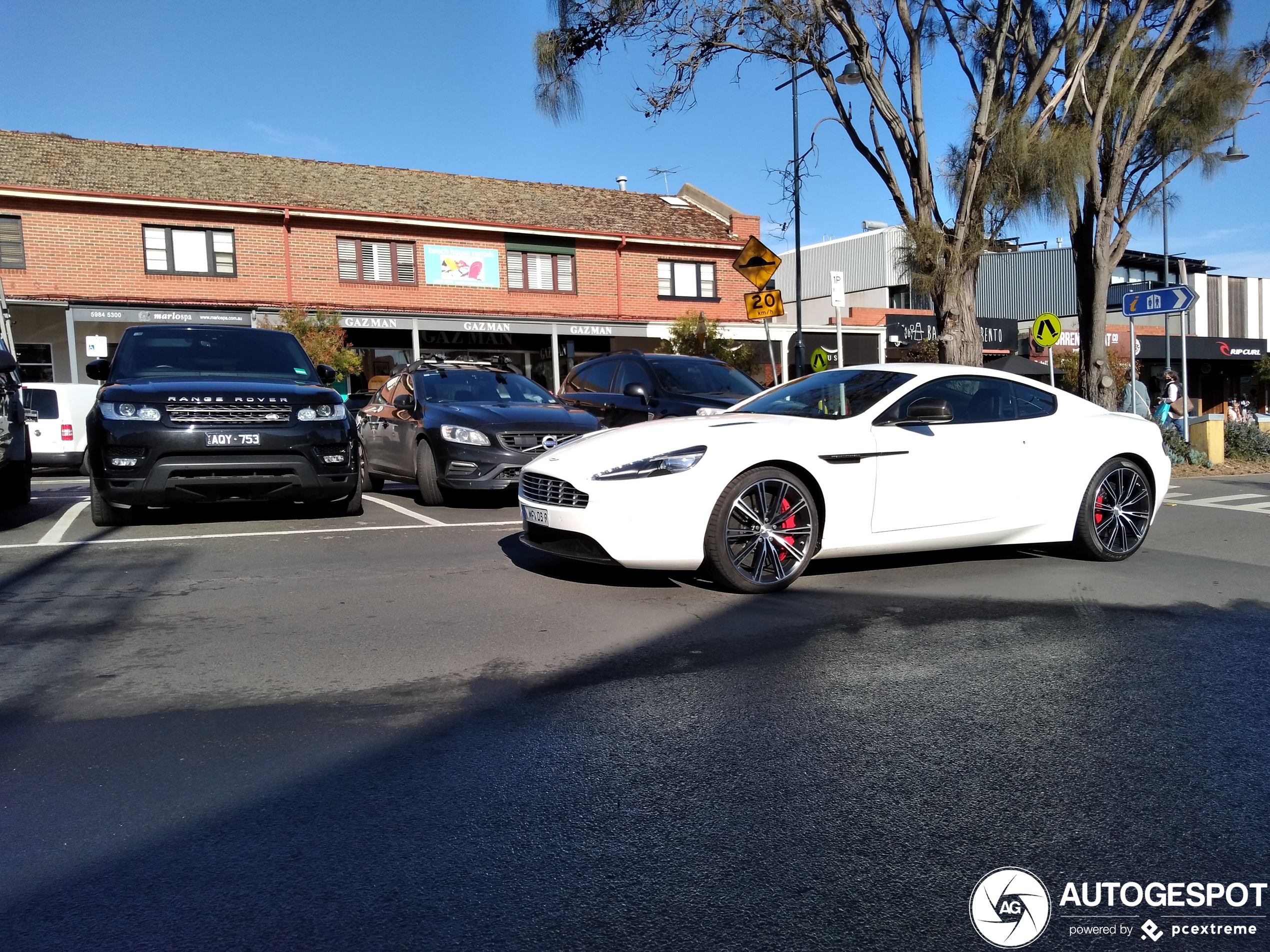 Aston Martin DB9 2015 Carbon White Edition