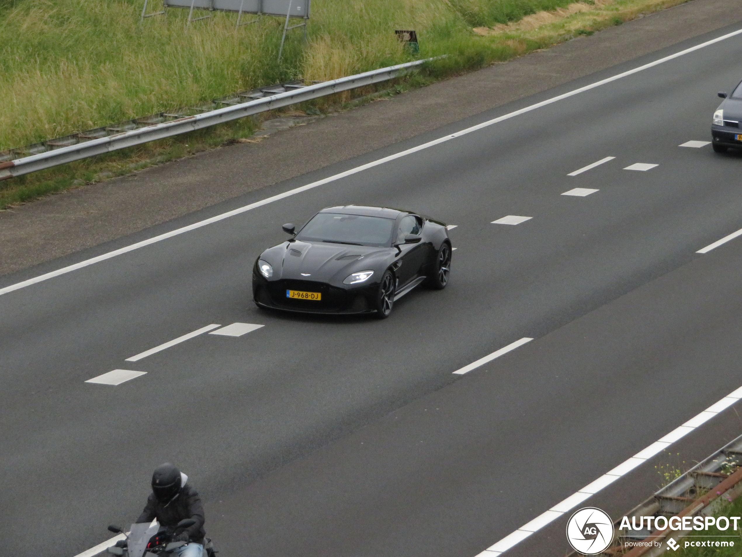 Aston Martin DBS Superleggera