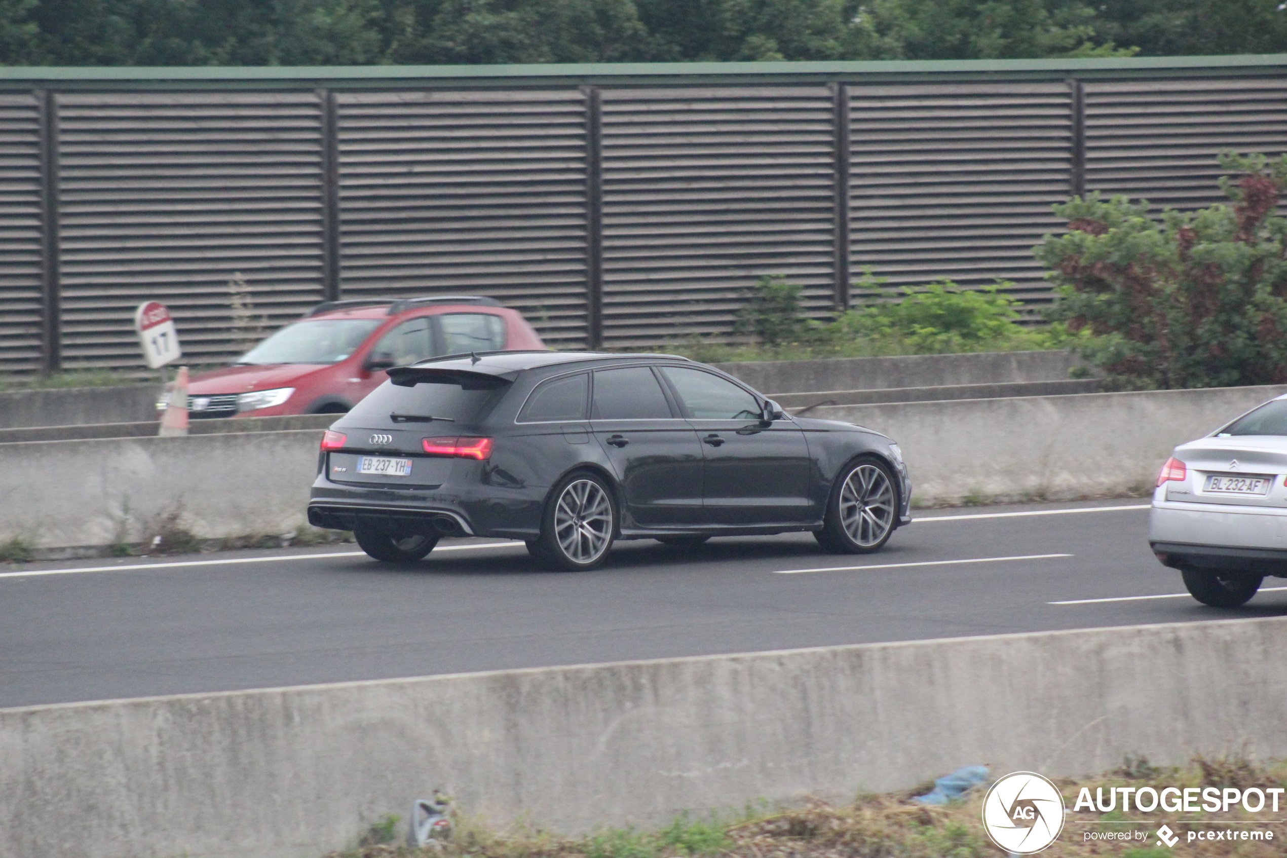 Audi RS6 Avant C7 2015