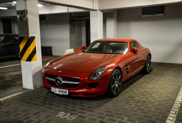 Mercedes-Benz SLS AMG