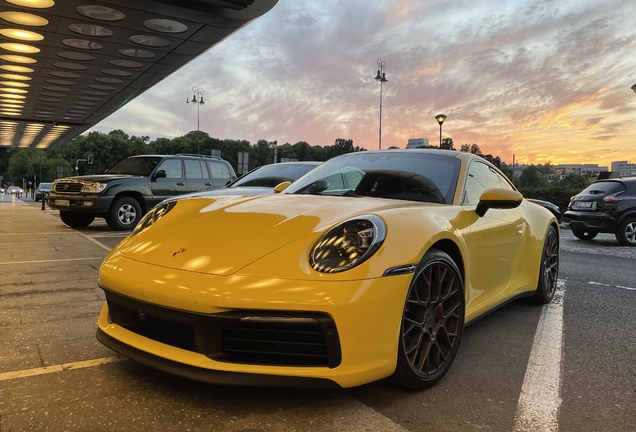 Porsche 992 Carrera 4S