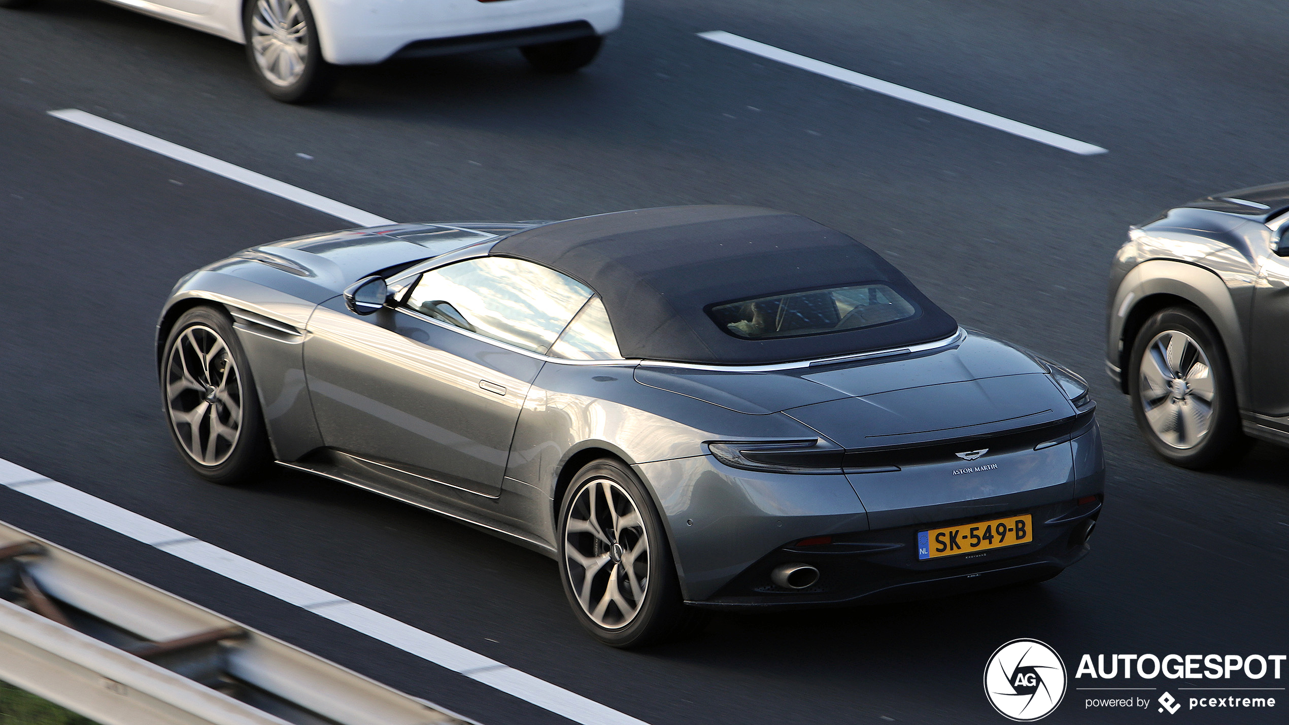 Aston Martin DB11 V8 Volante