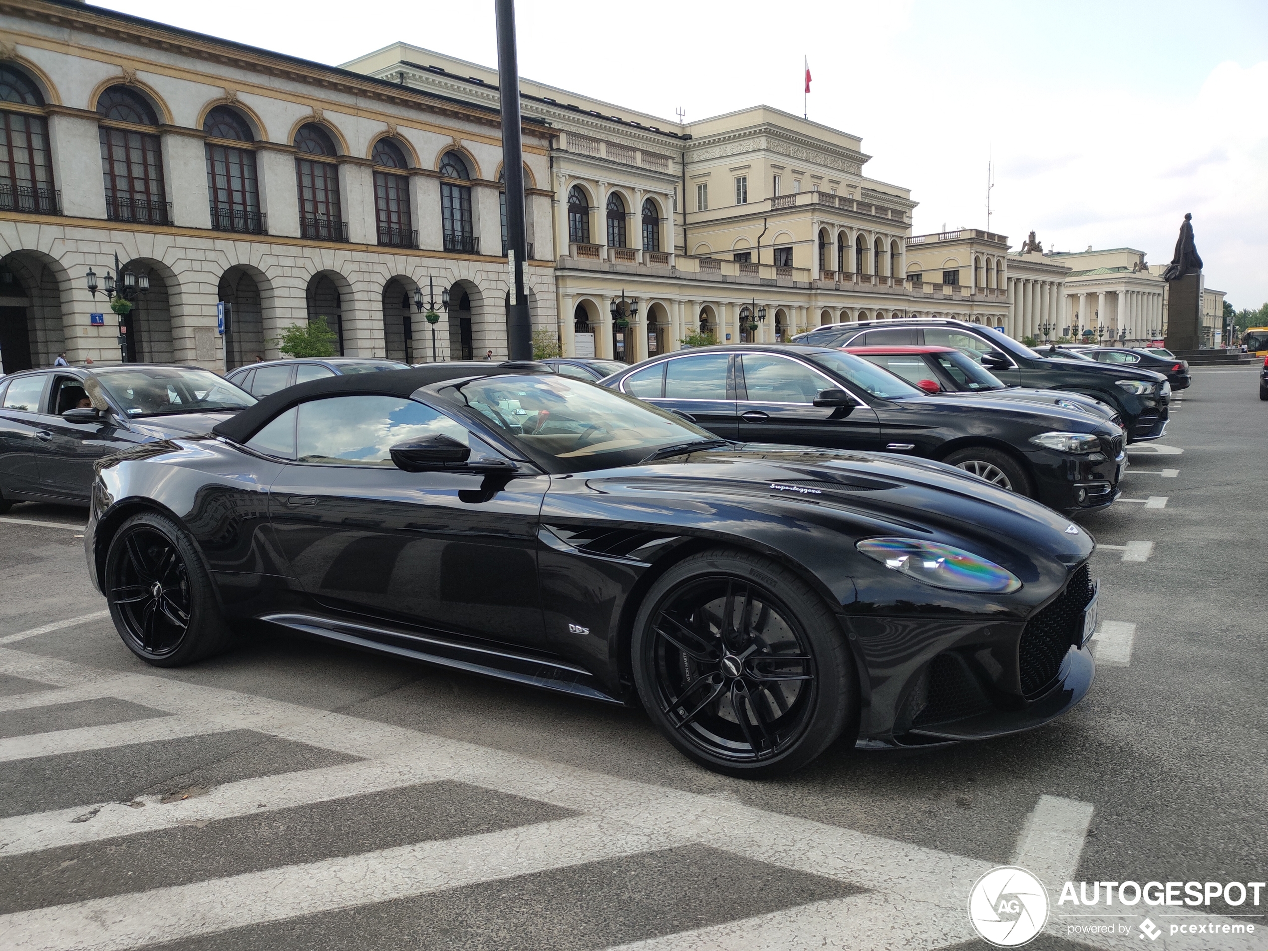 Aston Martin DBS Superleggera Volante