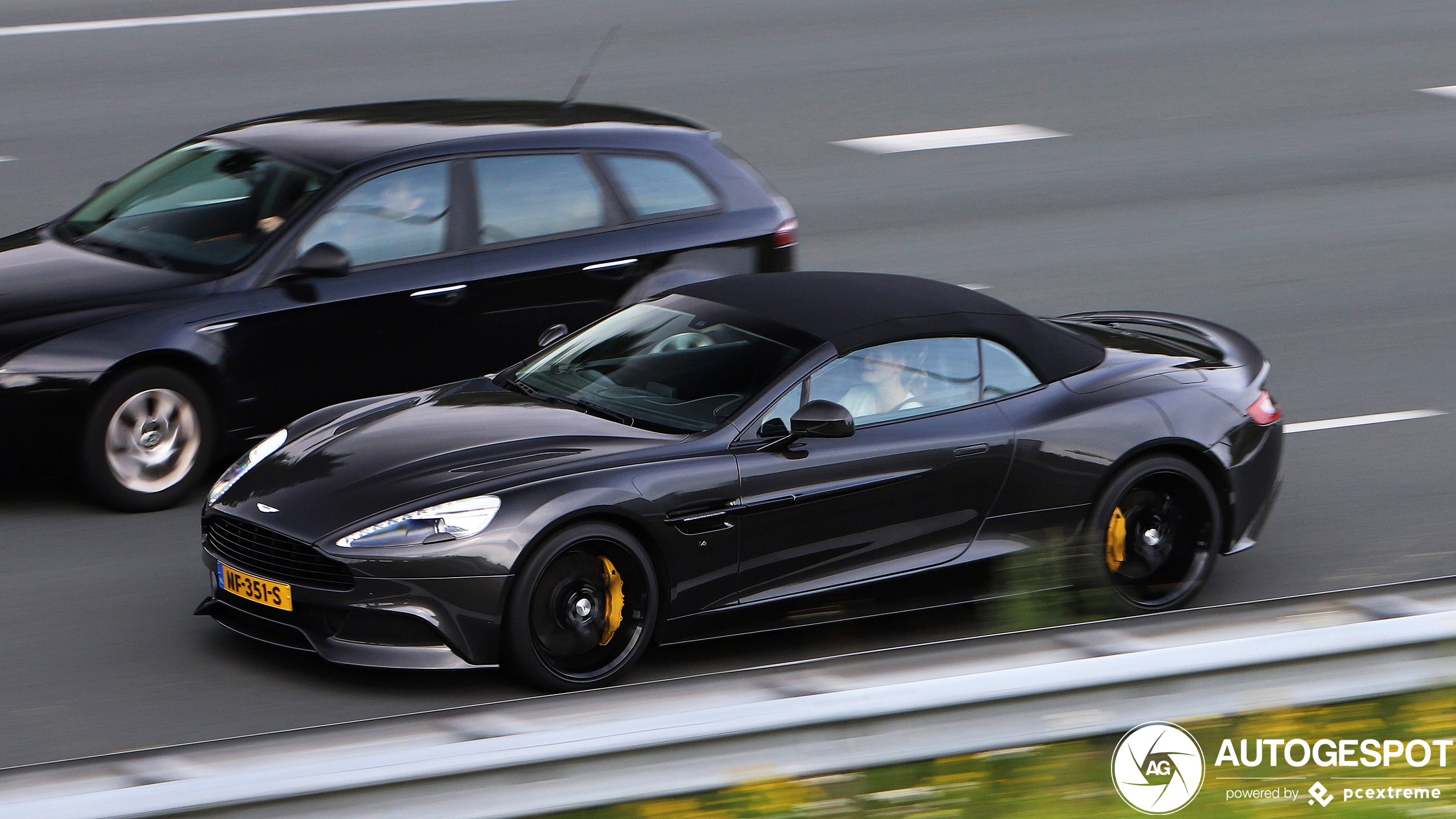 Aston Martin Vanquish Volante