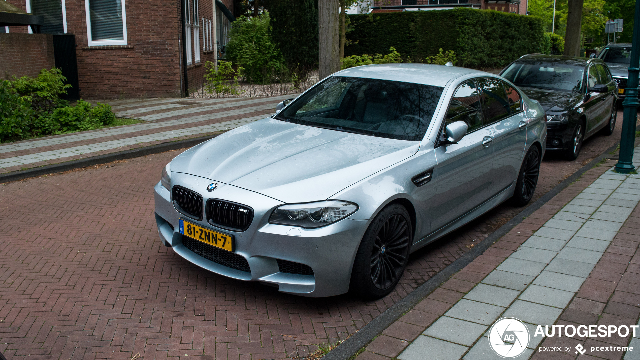 BMW M5 F10 2011