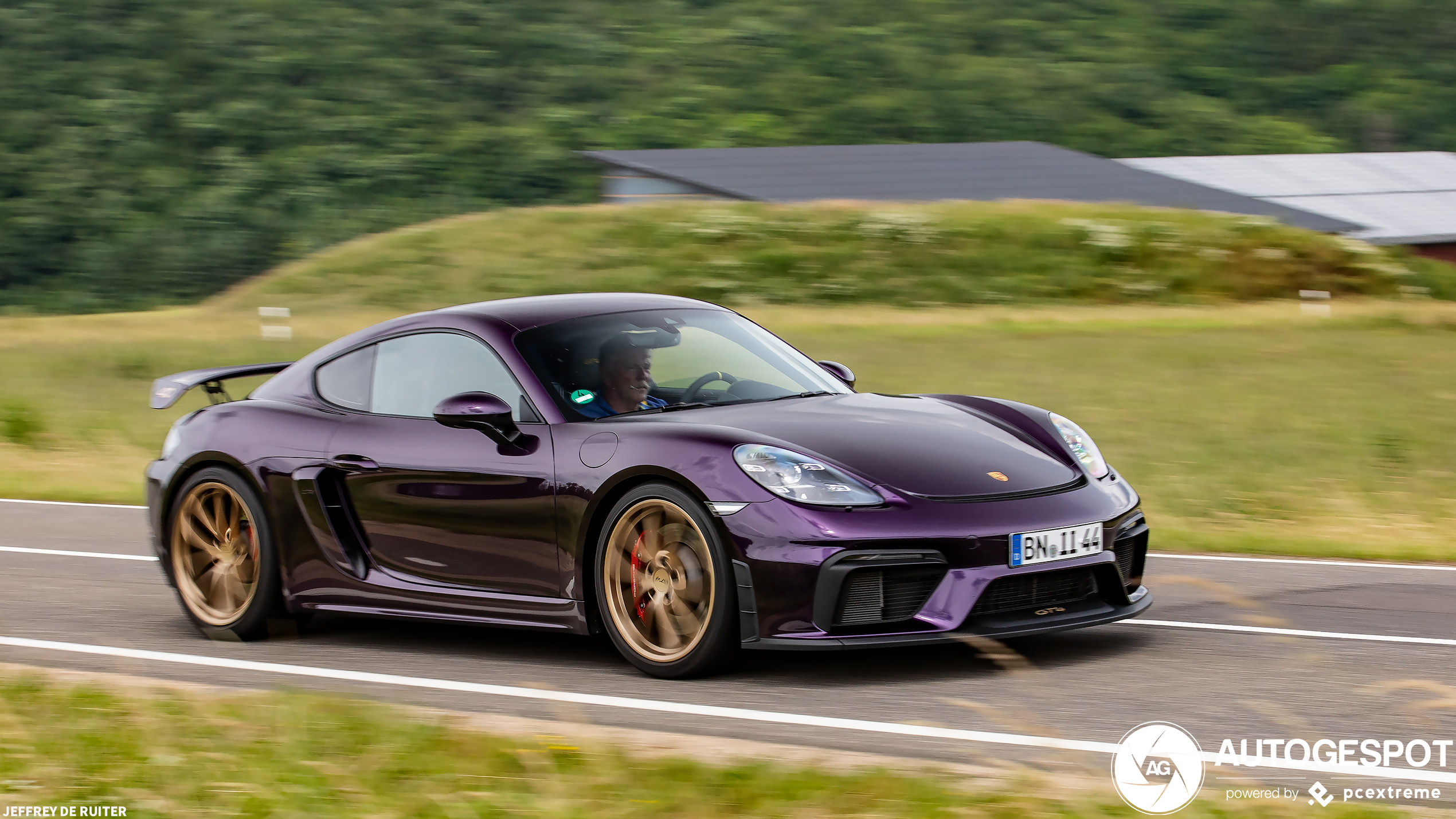 Porsche 718 Cayman GT4