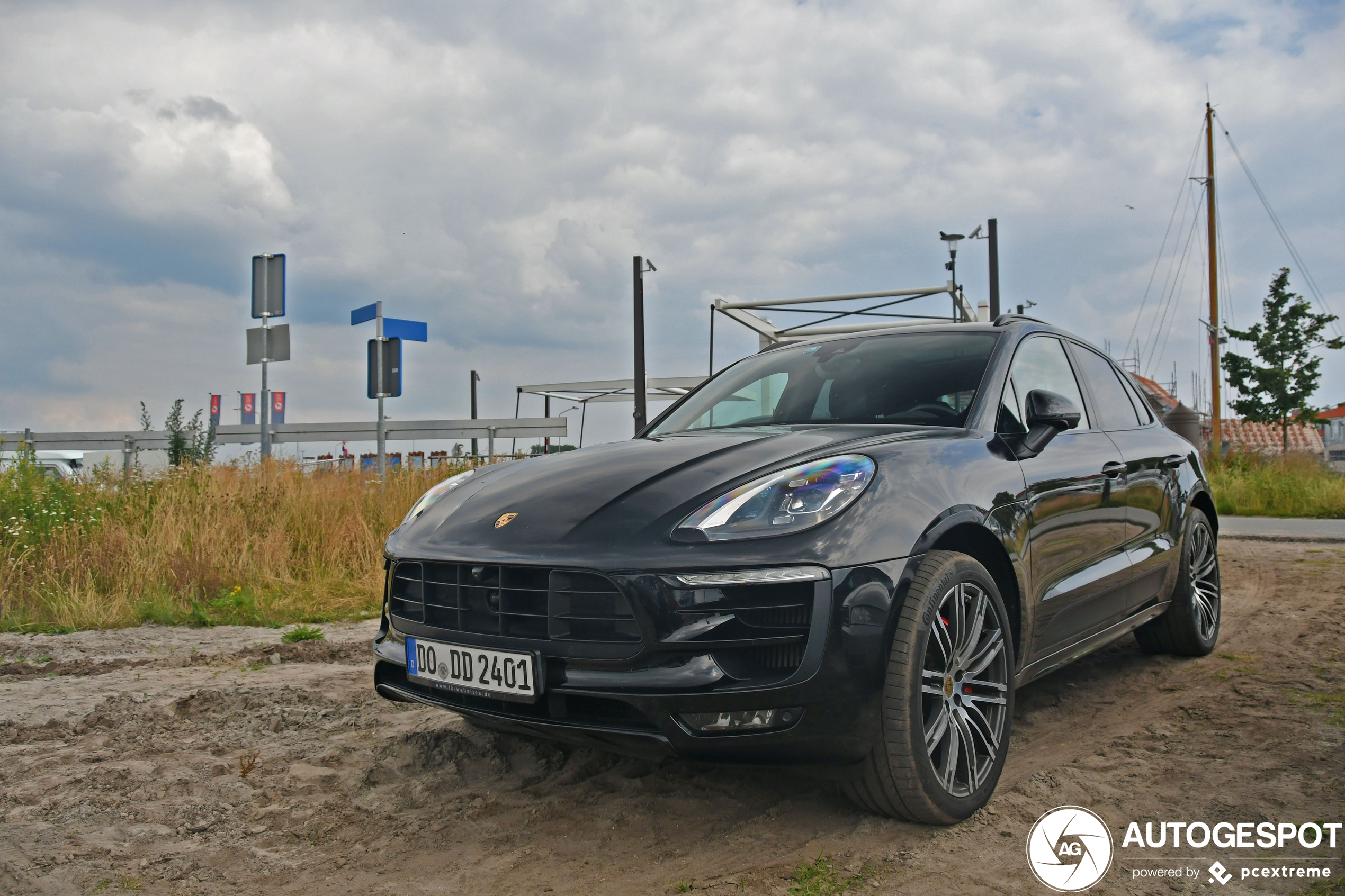 Porsche 95B Macan GTS