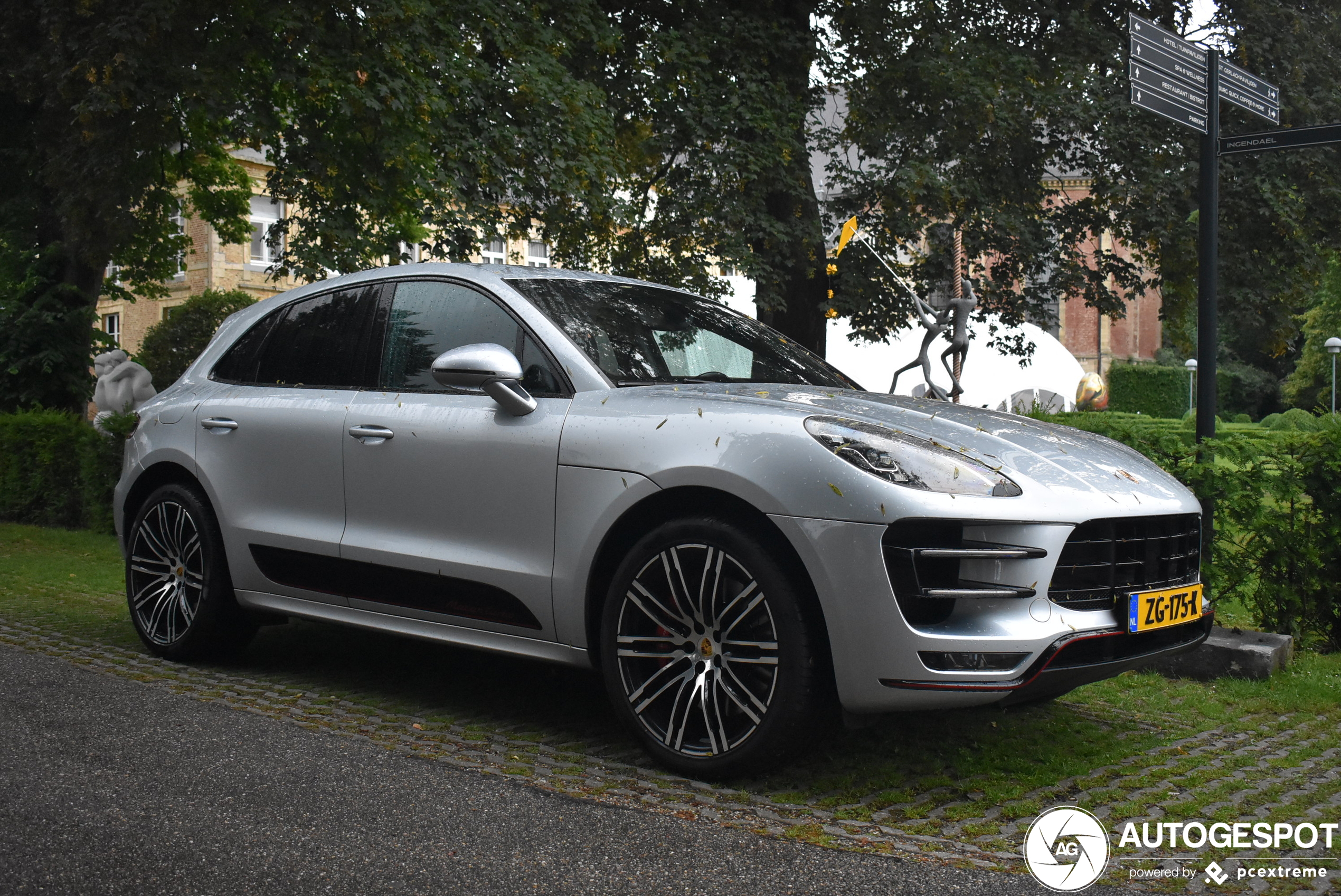 Porsche 95B Macan Turbo Exclusive Performance Edition