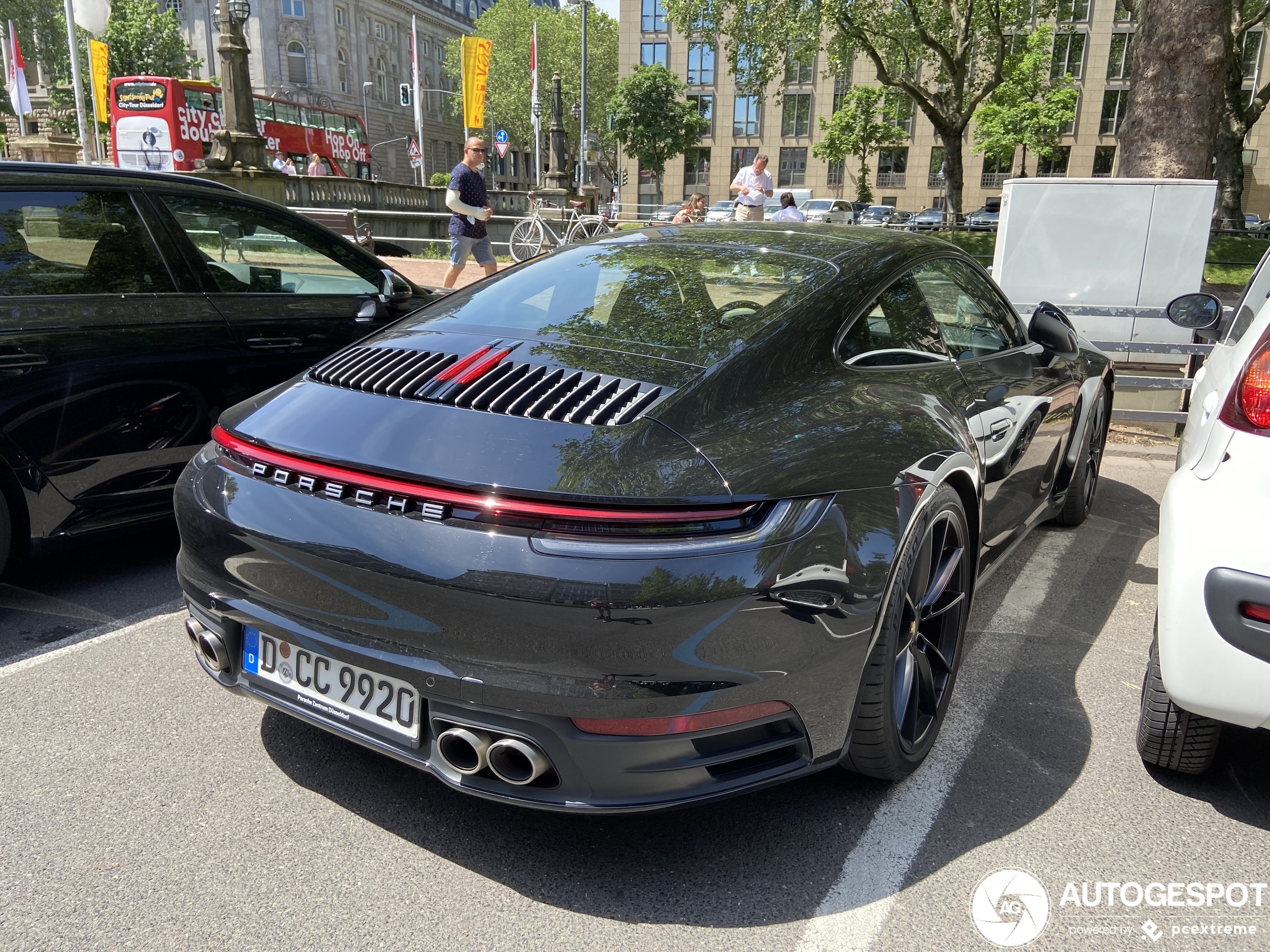 Porsche 992 Carrera 4S