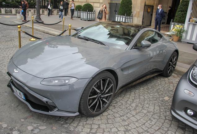 Aston Martin V8 Vantage 2018