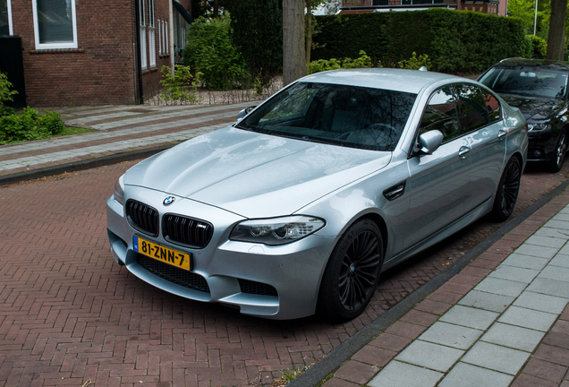 BMW M5 F10 2011