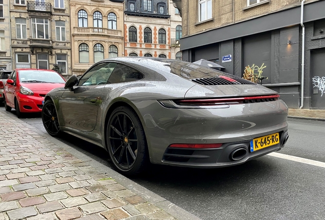 Porsche 992 Carrera 4S